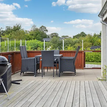 Hébergement de vacances Pet Friendly In With Wifi Grenå